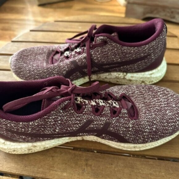 Onitsuka Tiger Asics Running Shoes size 9.5 EUC color: Maroon and Cream. - Picture 3 of 10